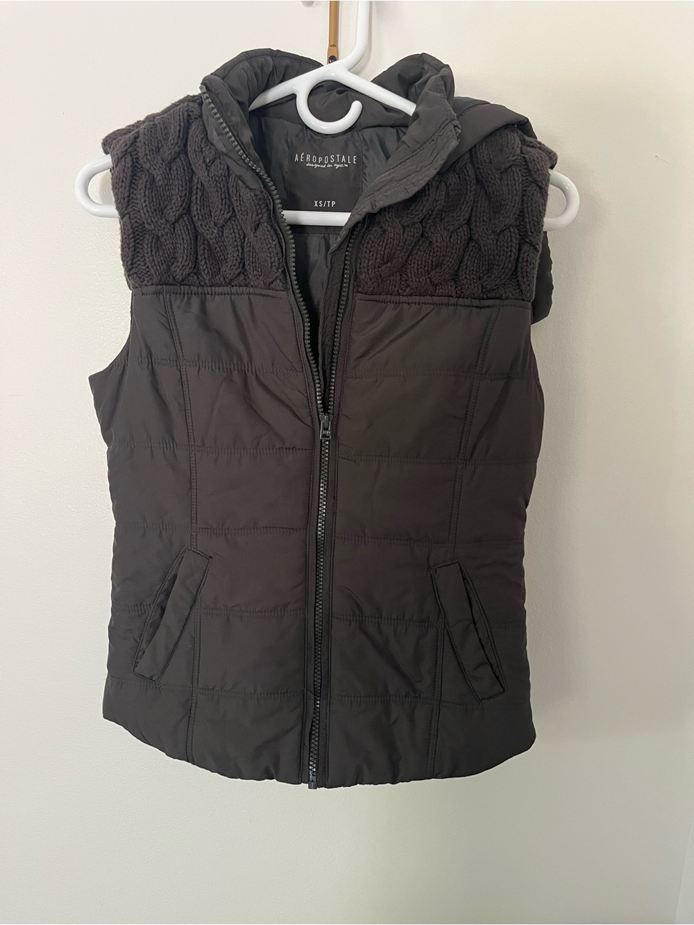 Aeropostale Women's Quilted Hooded Vest - Dark gray